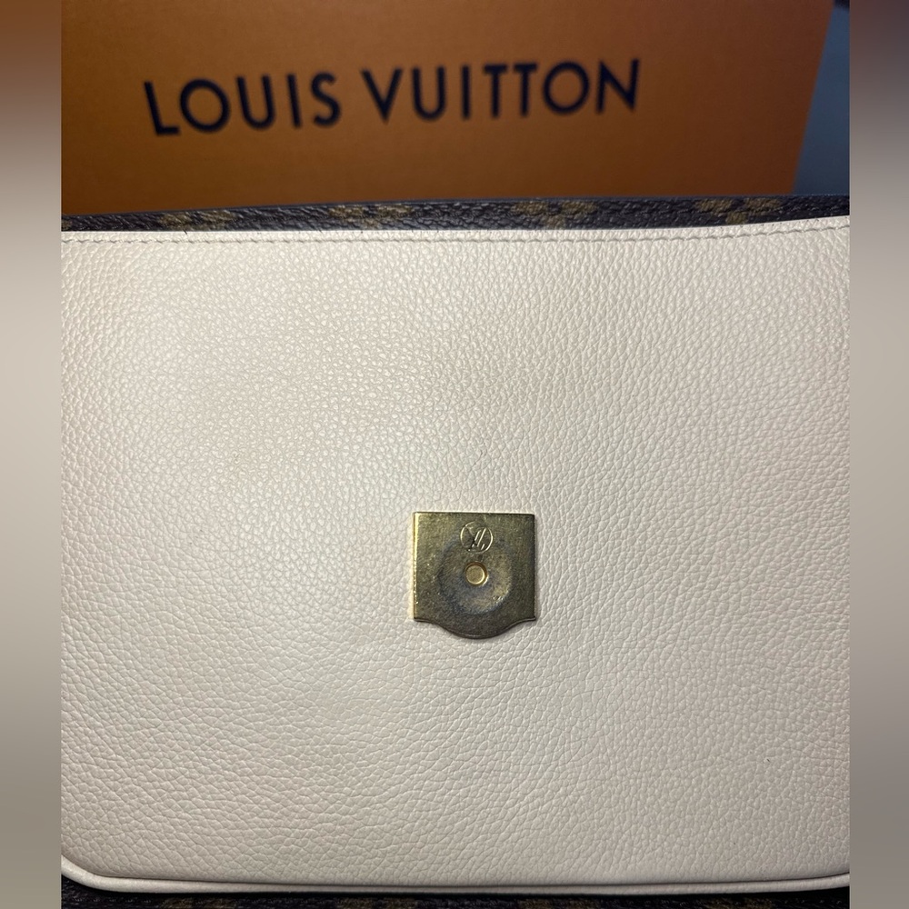 Louis Vuitton Monogram Vaugirard in Creme - Picture 12 of 16